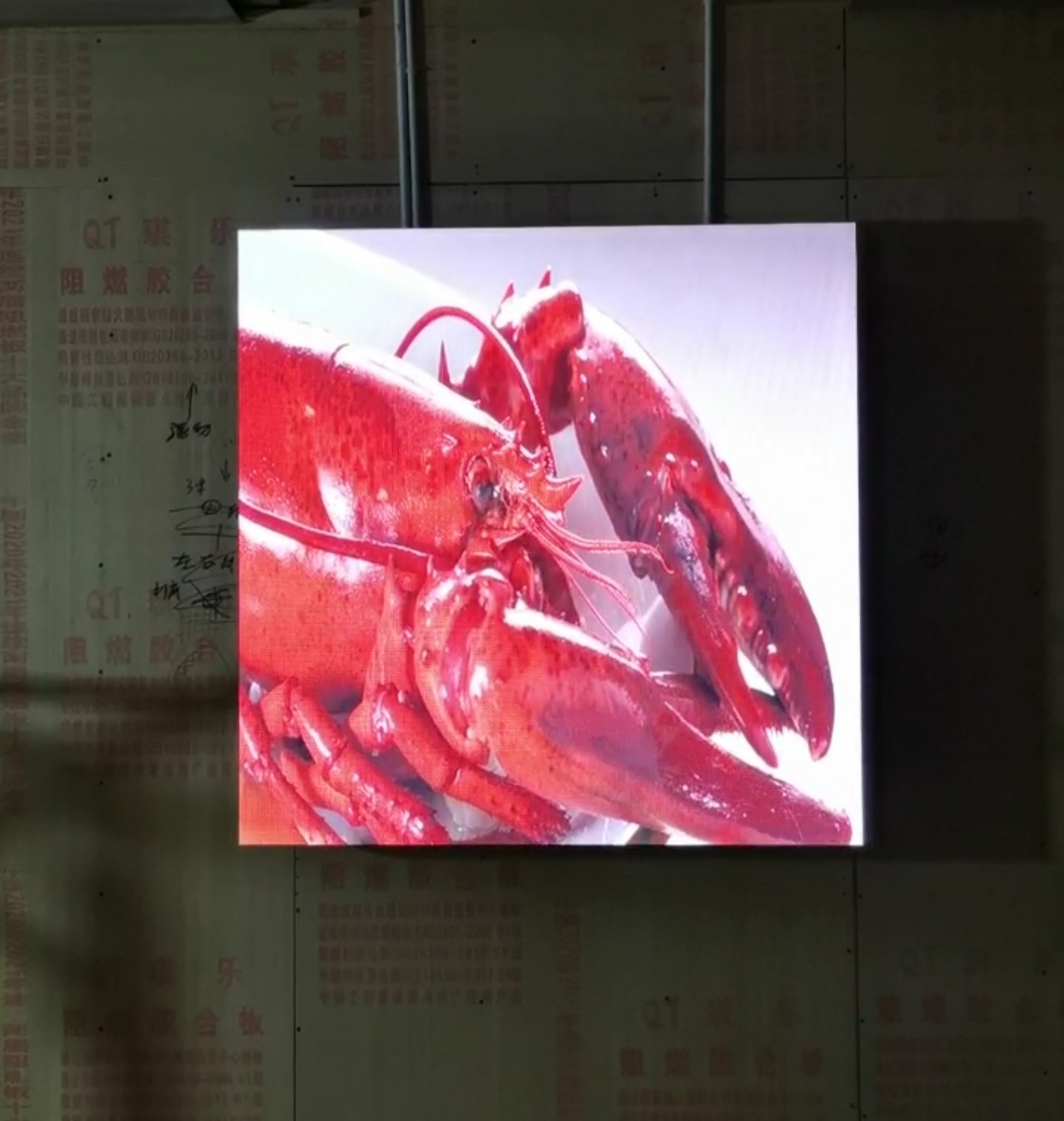 荊州沙市區(qū)荊州工業(yè)園室內(nèi)全彩P1.86  尺寸1.28x1.28m，像素點(diǎn)688x688